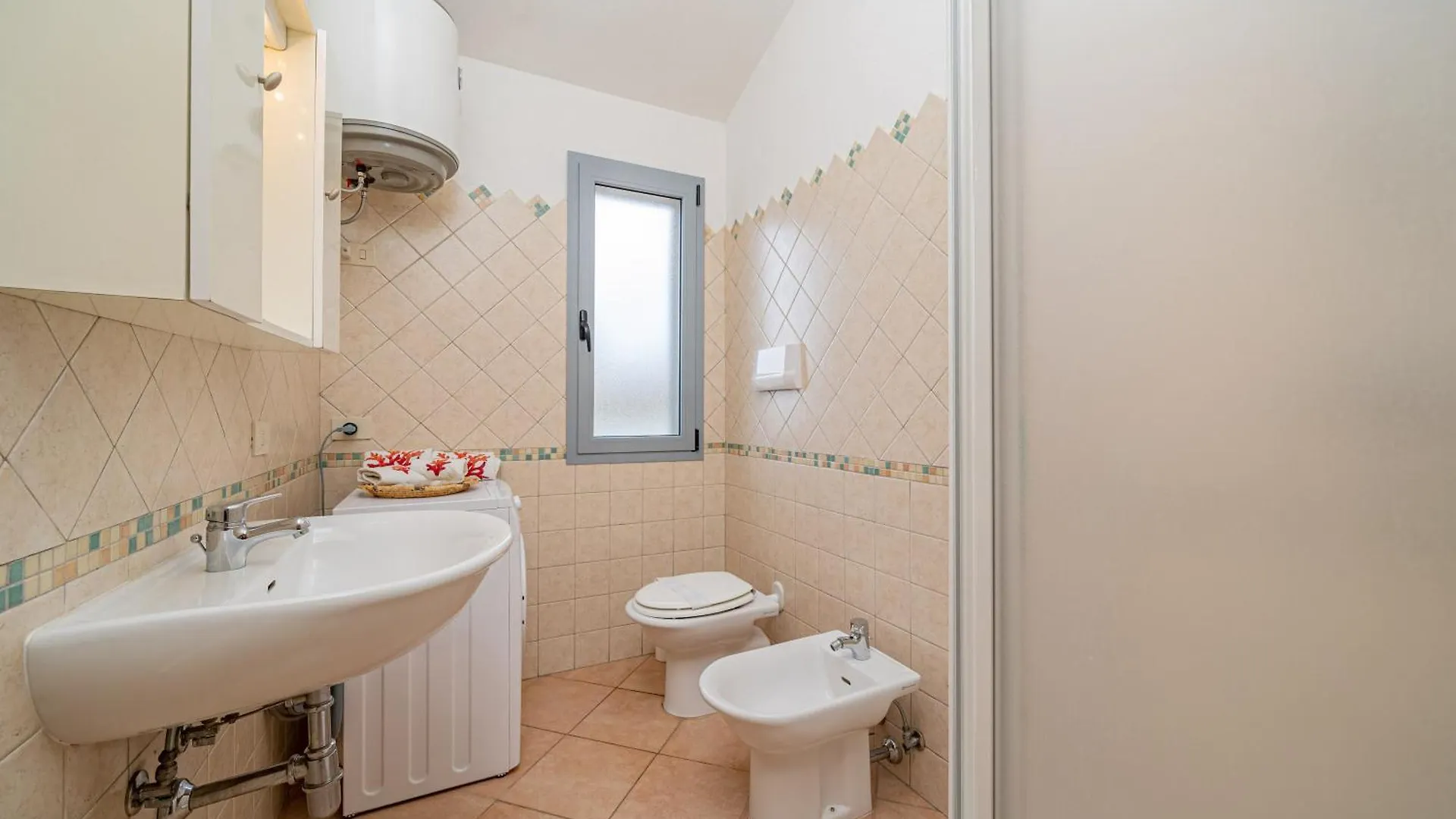 Apartmanhotel Isa-Residence With Swimming-Pool In Cala Girgolu, Apartments With Private Outdoor Area Monte Petrosu Olaszország
