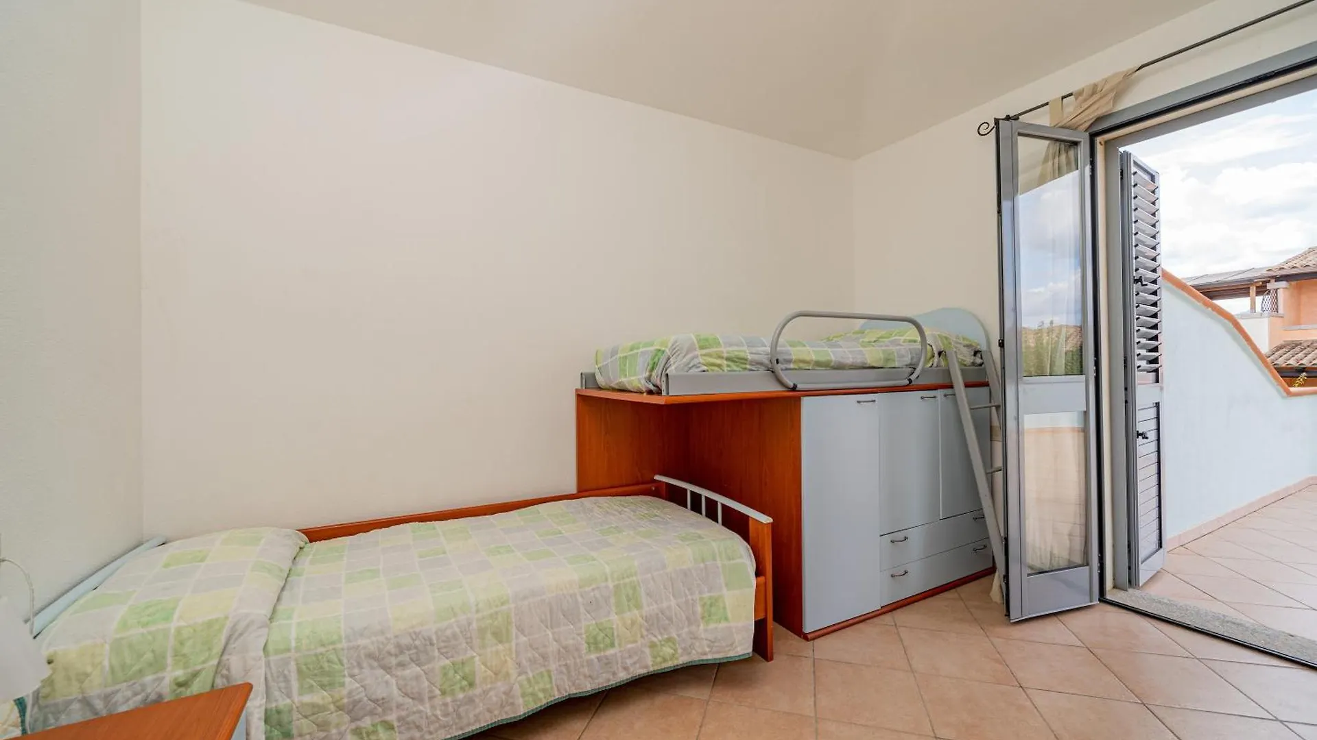 Isa-Residence With Swimming-Pool In Cala Girgolu, Apartments With Private Outdoor Area Monte Petrosu