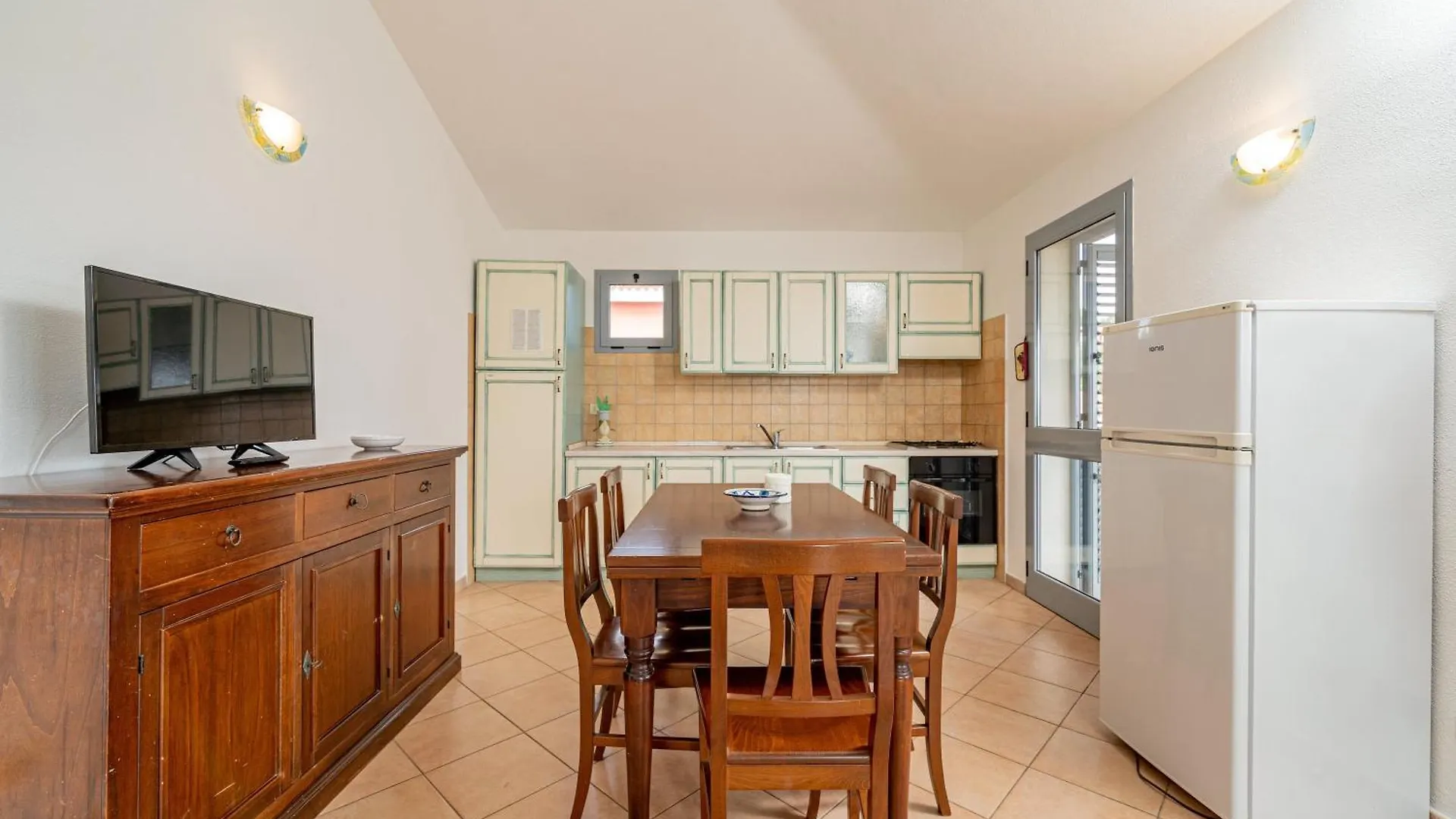 Isa-Residence With Swimming-Pool In Cala Girgolu, Apartments With Private Outdoor Area Monte Petrosu Apartmanhotel